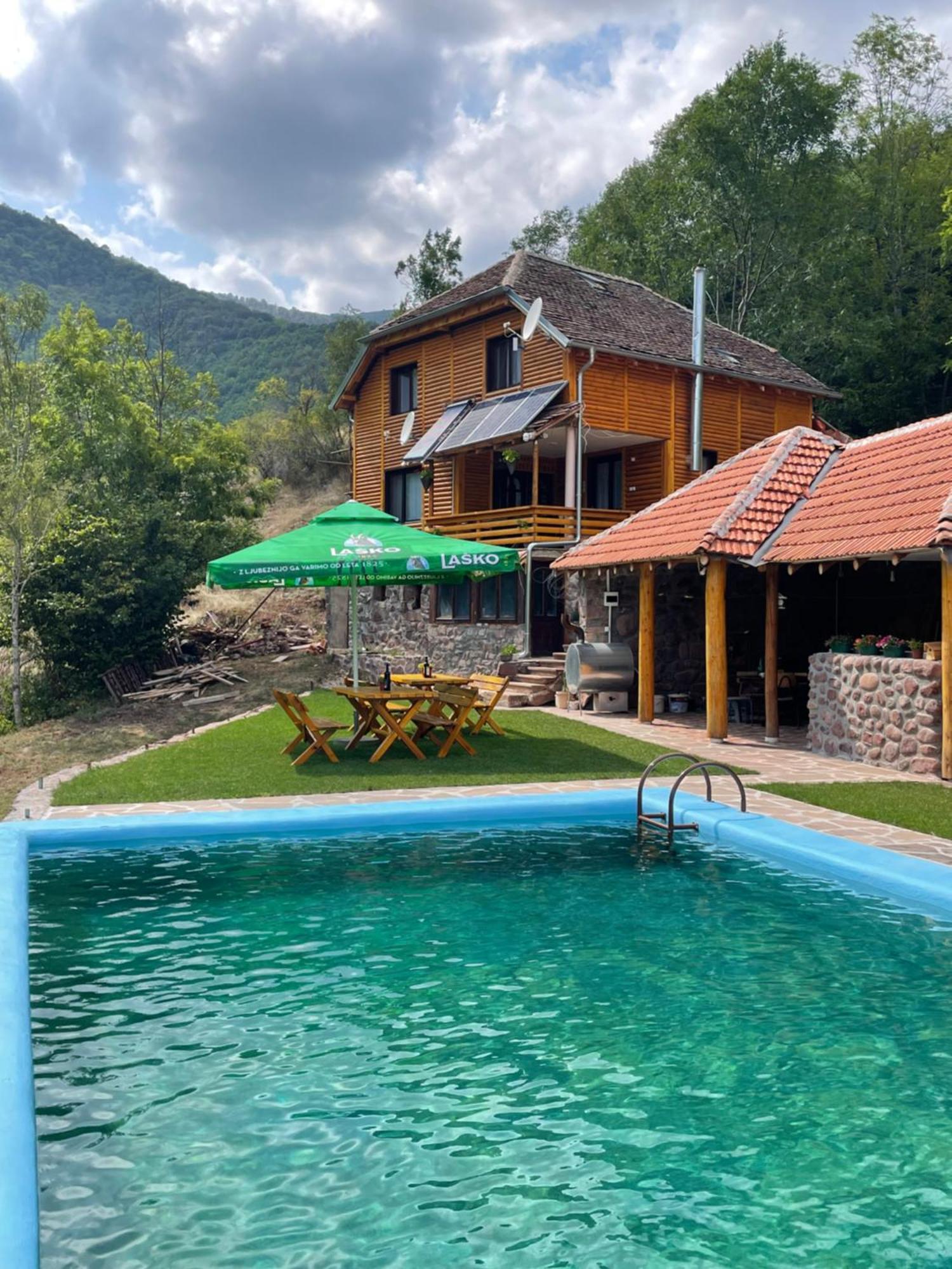 Jacimov Konak Pirot Bagian luar foto